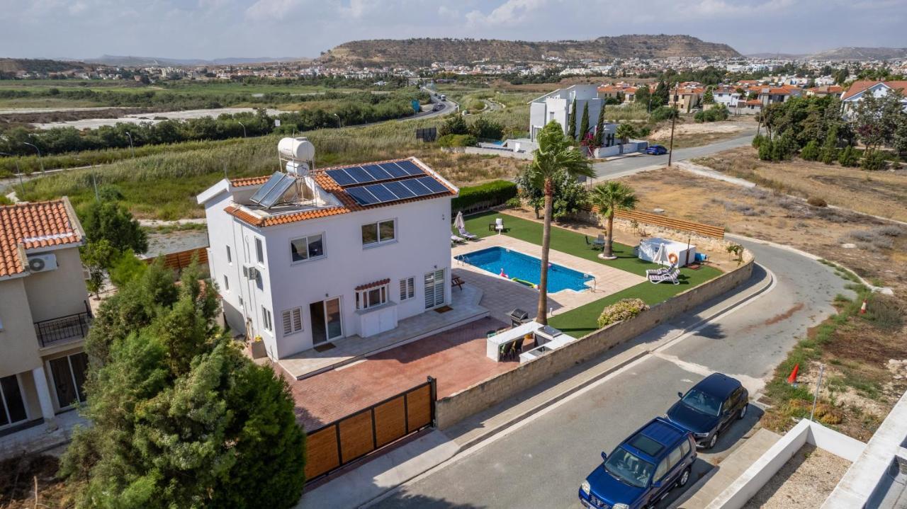 Dene Hollow Voroklini Ngoại thất bức ảnh